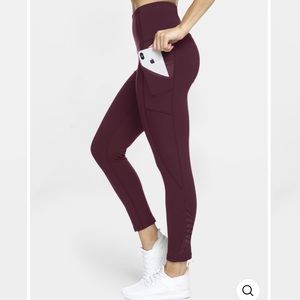 Maroon high waisted Leggings with pockets